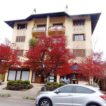 Apartamento Ensolarado No Centro De Gramado Apartamento Exterior foto