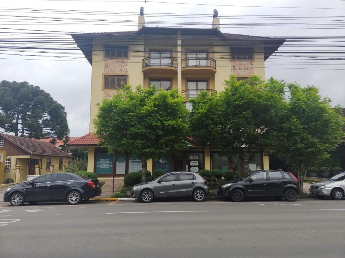 Apartamento Ensolarado No Centro De Gramado Apartamento Exterior foto